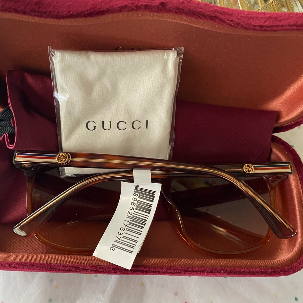 Another brand 🔥newUnisex Gucci sunglasses 🕶